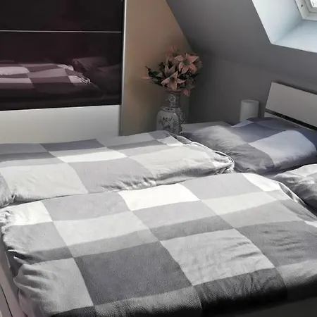 Grosszuegige Sehr Ruhig *