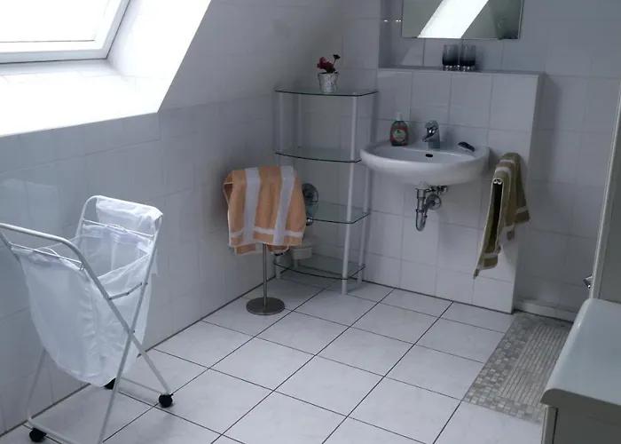 Grosszuegige Sehr Ruhig Appartement Munich