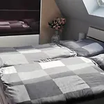 Grosszuegige Sehr Ruhig *